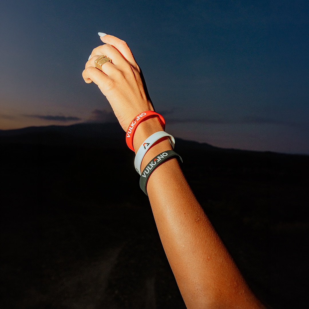 vulkano-summit-silicon-wristband